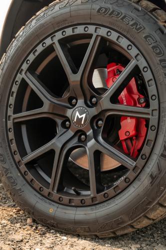 Mantra Wheels for Porsche Cayenne Silver Knighthawk Matte Black