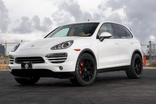 Mantra Wheels for Porsche Cayenne White Knighthawk Gloss Black