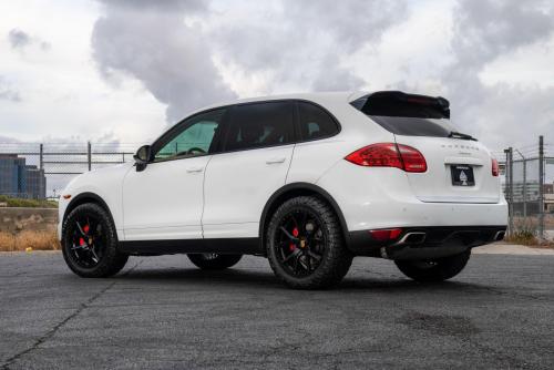 Mantra Wheels for Porsche Cayenne White Knighthawk Gloss Black