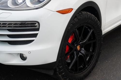 Mantra Wheels for Porsche Cayenne White Knighthawk Gloss Black