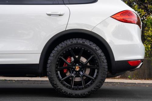 Mantra Wheels for Porsche Cayenne White Knighthawk Gloss Black