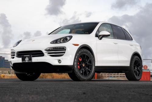 Mantra Wheels for Porsche Cayenne White Knighthawk Gloss Black